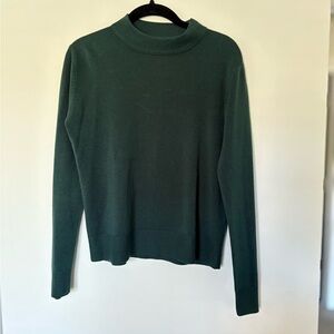 Sag Harbor Dark Green Sweater